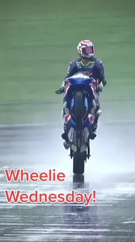 🌧🏍💨 It’s a wet #wheeliewednesday with ‘21 Supersport champ @seandylankelly after his 12th win! #motorcycle #racing #sports #champion
