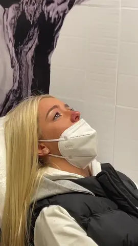 Ako se plasite igle ne gledajte sredinu videa😂😂 pisite svi jel vam se svidja kako mi stoji pirsing #fyp #xzybca #balkan #piercing #nose #foryourpage #fypシ