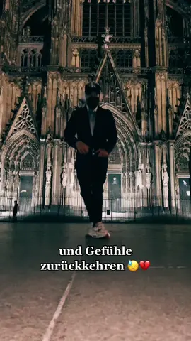 Seid ihr manchmal traurig?😓💔 #fy #shuffle #kölnerdom #Love