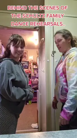 #dancerehursal #practice #distraction #dancewithpmo5 #trend #fypシ #blooper #tiktokmumma #mumanddaughter #dancingmumma @evilgod84 @amandajsb08