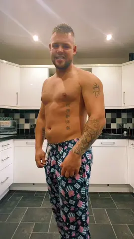 🤣🤣 rocking the daddy pig 🤣🤣 #ThenNowForever #BeBold #trending #fypage #fyp #fypシ #TakingCareOfBiz #dadbod #fatdad #jokess #joker #daddy