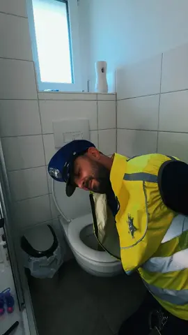 Man vs Poop insta:symon_petri #fy #trending #viral