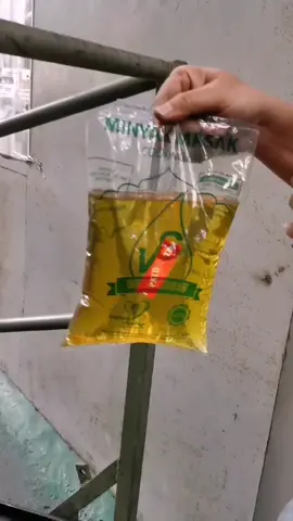 How slippery shoes at oil surface