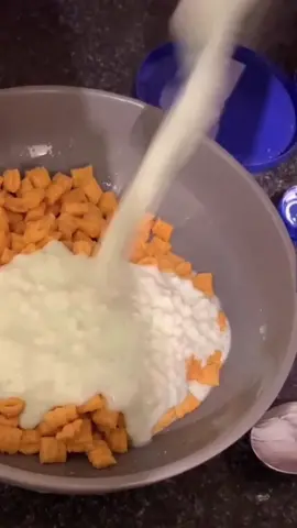 #fyp #grilledcheese #actuallifehack #toofar #foryourpage