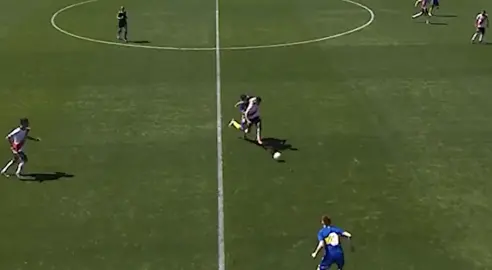 Pisadita de #Barco, y un golazo para poner el 3-0 de #Boca vs. #River en la Reserva. Hace lo que quieras, Colo! ⚽🎩 #BocaJuniors #RiverPlate #BocaJrs