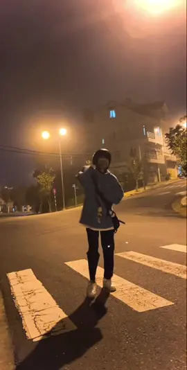 Đêm khuyaaaa :v #xuhuong#trend#trend#AnhNhinThuHut#NhanVatChinh