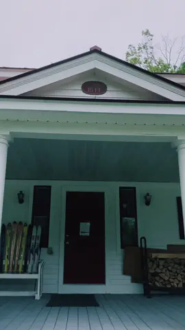 Would you go inside? #scary #paranormal #ghost #ghosts #haunted #hauntedhouse #hauntedplaces #foryou #foryoupage #foryourpage #fy #fyp #spooky