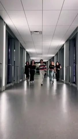 🖤🖤🤍 🖤🖤#britneyspears #modelwalk #dancegroup #danceteam #catwalk #dancechallenge #limelight #dancergirl #girlgroup #fyp