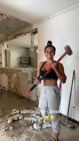 J’essaie d’aider comme je peux. Vous êtes multifonctions vous aussi ? #clichéportugais #travaux