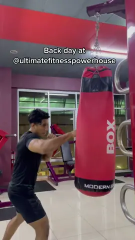 Late night workout at ultimate fitness powerhouse slibin 🔥@jasonthechua05 #Fitness #gymfreak #fyp