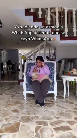 La Karito pensando que le cortaron la línea 😒