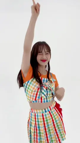 #이달의소녀 #츄 와 함께 전 세계 아이들을 위한 #월드이즈원츄챌린지 를 통해 하나된 마음을 전해 봐요, 오빛💫 #월드이즈원 #LOONA #Chuu #Worldisone