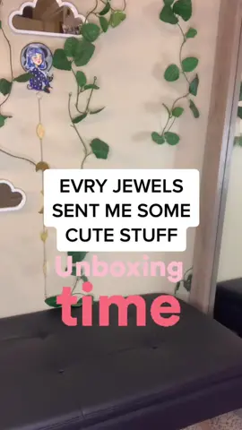 use code “FIRSTORDER20” to save on @evryjewels :) 🖤🖤 #SoFiMoneyMoves #fashion #style