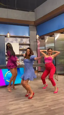 Cuando mi ex piensa que lo extraño 🤣 #show #reggaeton #dance  #vengalaalegria #sexy