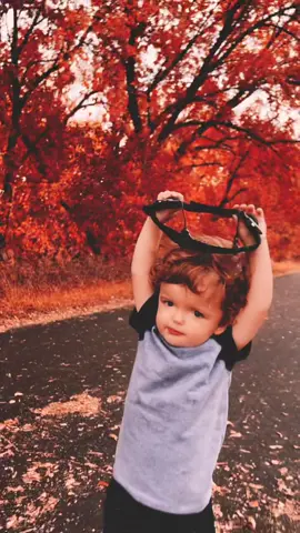 Omg that look ay the end. I guess he doesn’t like how spooky season sounds. 🤣 #deaf #cochlearimplants #asl #NissanShowUp