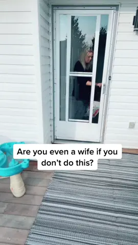 I can’ttttt with the boxes in the house! What about you 🥴😂 #MomsofTikTok #momsover30 #millennialmoms #wifesoftiktok #wifeandmomlife #wifeyforlifey