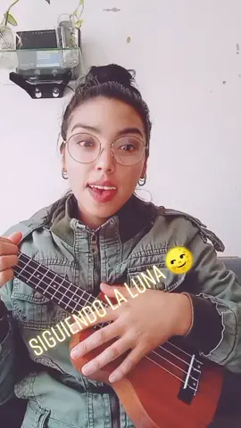 Cuando era niña hablaba con la luna y yo sabía que me oía, aún lo sigo haciendo 🌝❤️