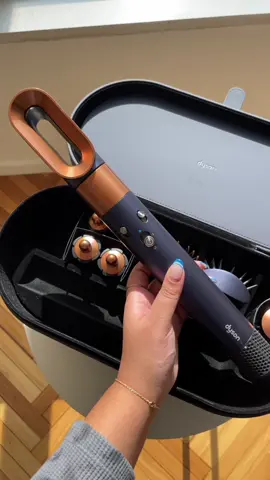 so happy they made a blue dyson 💙 #dysonairwrap #unboxing #limitededition #blue #nyc