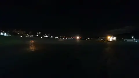 Gua que hermoso ver un despegue nocturno en el aeropuerto internacional la aurora 😍😍😍😍😍😍
