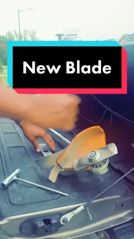 When is the right time to change out your blade on your edger? #lawntok #fypシ #landscaper #sthilfc91 #foryoupage