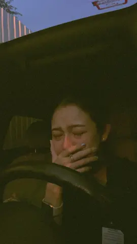 ขับรถกลับแล้วหลงทาง แล้วแพนิคกำเริบต้องรีบจอดข้างทาง รอแฟนมารับแล้วคือร้องไห้เหมือนโดน ผช ทิ้ง😮‍💨