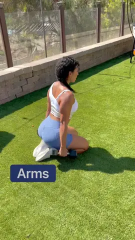 Strong Arms 💪🏼 #armsworkout #strengthtrainingforwomen #circuittraining  #womenfitness #foryou #foryoupage