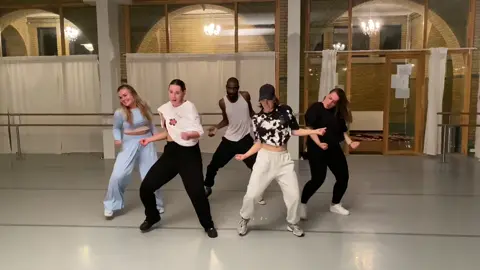 Collab with my girl @aimmsiobhan 🔥 #dancechallenge #fy #fyp #dance #joeboy #joeboydoor #afro #dancehall #choreography