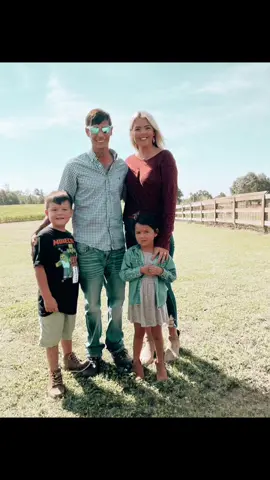 Amazing day with my favorite people #pumpkinpatch #family #halloween #fall #family #OneSliceChallenge #StudentSectionSauce #SoundcoreGoForGold