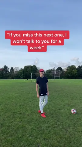 Wait for it...🤣👀 #foryoupage #foryou #fyp #fy #viral #football