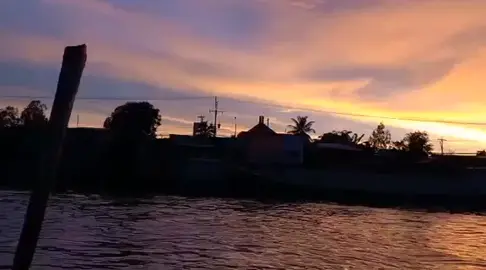 Hoàng hôn buông xuống lúc 5h chiều 🌅🕔, tiếng chuông nhà thờ ngân lên 🔔💒#hoanghondiudang #binhyenchieuxuong