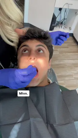Who do you think the assistant is gonna be? 😳 @drkellyl #foryou #teeth #dentist #wwyd