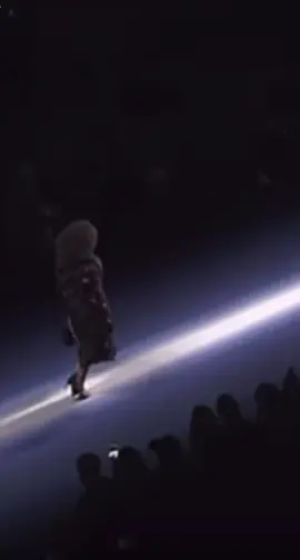 I need some mutals that likes to do edits😩 #imaanhammam #Runway #runwaywalk #SuperModel #model #modeltiktok