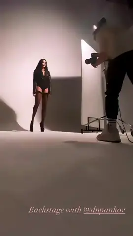 And a bit more of our hextic backstages...#process #routine #model #fashion #backstage#elegant #trending #pose #beautybeast #dreamjob #timelapse