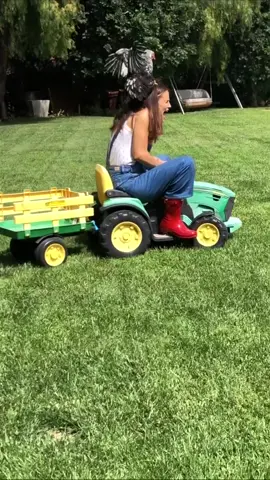 Just when you think you’re in charge, you get a chicken on your head. #NationalFarmersDay 👩🏻‍🌾🚜🐓