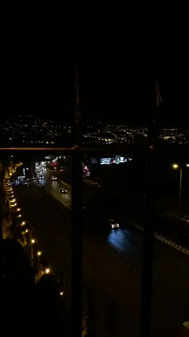 في عروقي تجري وداخل القلب ووريدهمن غلاك وحبك ومن كثر زود اشتياقي..