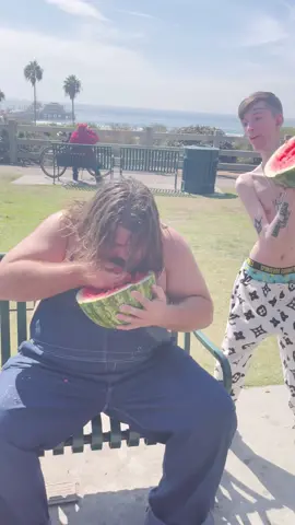 He loves watermelon 🍉 🤣 @bigmudflap  #longneck #fypシ #fyp #for #foryou #foryoupage #foryouu #foruyou #jackblack