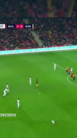 süper ligin en ikonik fotorafı#galatasaray💛❤ #cimbom♥️♥️💛💛 #belhanda💛 #muslera👑