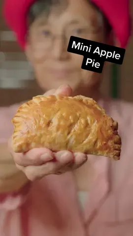 Mini Apple Pies! 🍎🥧