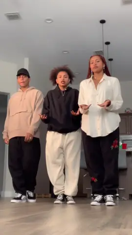 The vibes that come with this song 🎧 🤍💫✨ @rafirod__ @katttrod (dc: @RLA )