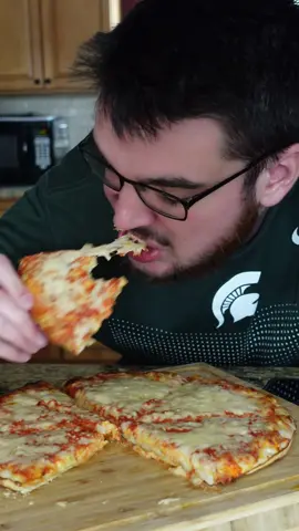 @barstoolsports One Bite. Everybody Knows The Rules Pizza Review #Review #FoodReview #Barstool #Pizza #Deliciois #Yum #RichardEats #onebitechallenge