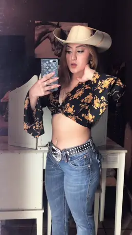 No soy de🥑100% pero este #corrido esta🔥 #tierracaliente #hillarylacalentana #corridos #michoacan #parati #zyxcba