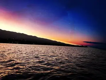 Sunrise kayaks are forever my favorite.Jumping into the deep ocean&being able to hear the whales under the waves🐋 #Kayak #Sunrise #Hawaii #Fyp #Ocean