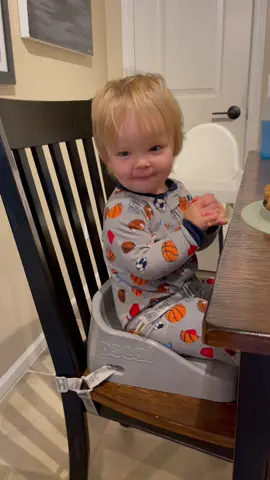Just got our upseat booster and Saylor is LOVING it! @upseat #upseat  #UpseatReview #babyhack #babygear #babiesoftiktok #amazonfinds #babyproducts