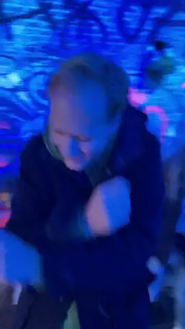 De 12 jarige meisjes die mee danste wisten niet welke sound het was (Milo wel)