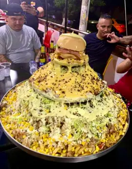 #fastfood #fastfoodporn #colombia como se ve la más grande de todas la salchipapas en colombia 🇨🇴 😍. Www.Mrfull.co