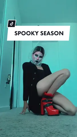 Did someone say spooky season? #spookydance #spookymakeup