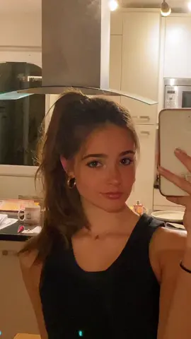 waiting for pizza to cool