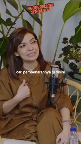 Kalau di luar sana ada banyak hal yang harus dipahami akal, tapi soal cinta hanya hati yang bisa mengerti🤍✨  Ep. 1 Ngobrol Sore Semaunya bersama @najwashihab hanya di youtube CXO Media#najwashihab #putritanjung #ngobrolsoresemaunya #cxomedia