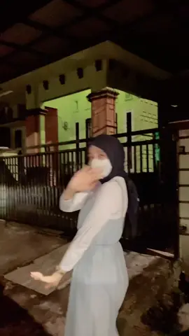 Halu ngantarin pulang nih malming kwkwkw