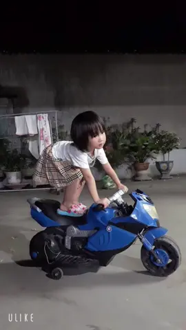 Đẻ con gái thuỳ mị nết na lắm :))#NhacHayMoiNgay